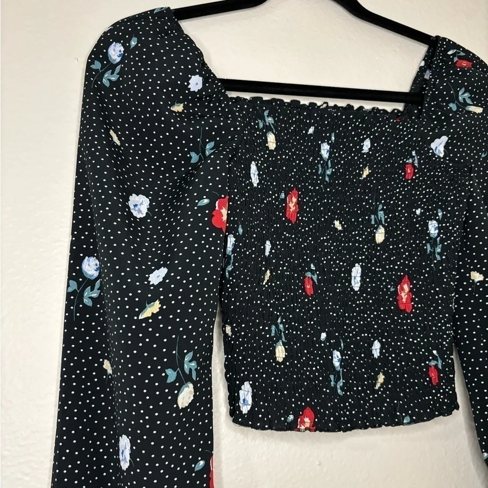 Abercrombie and Fitch Women Black Floral Smocked Crop Blouse